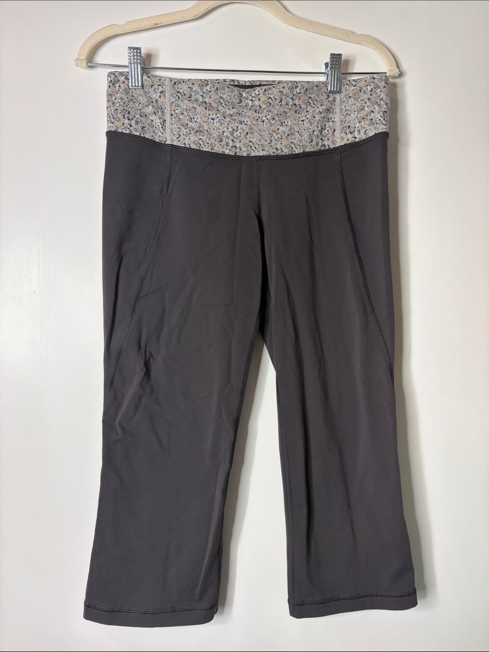 Lululemon Gather & Crow Crop size 8